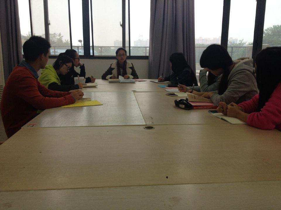 记人文学部2014年学生党支部支委第二次会议